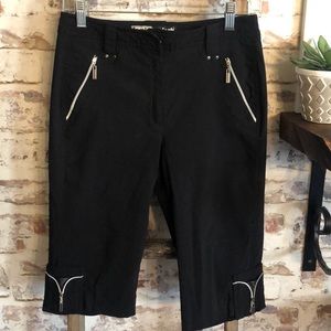 Jamie Sadock women’s size 4 black golf capris.